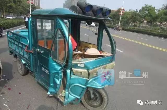 實拍|機動車道上,三輪車追尾奧迪車,誰的責任?