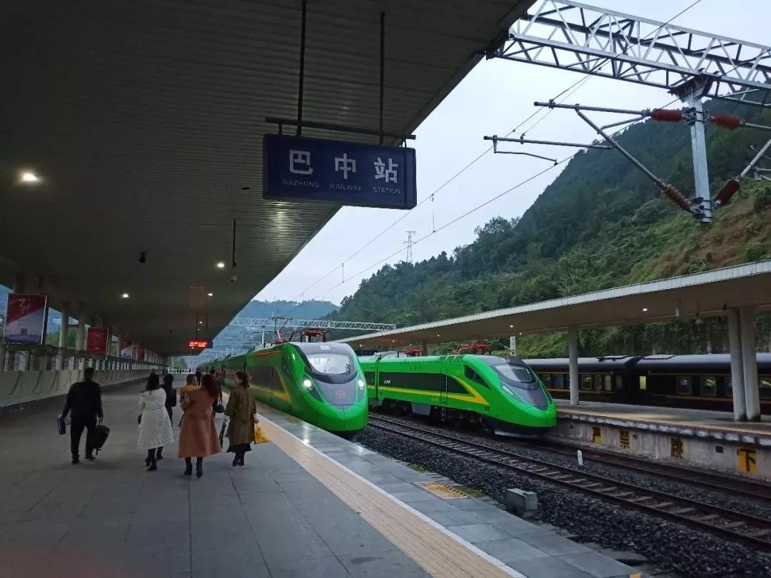 巴中至成都,重庆动车将继续加开