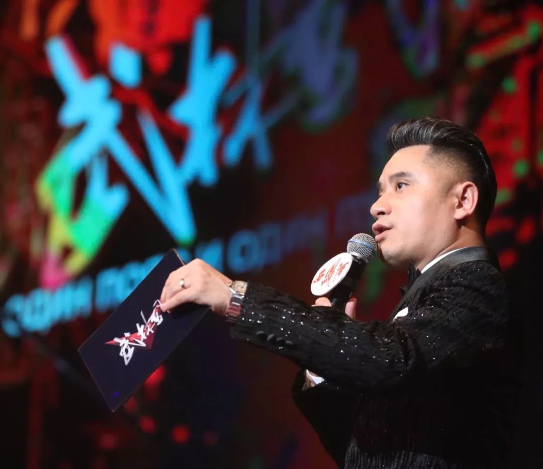 为你骄傲我的哥河南卫视主持人关枫荣膺中国电视60年金牌主播60人