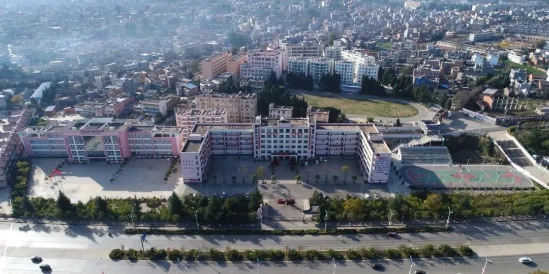 高清航拍宣威九中