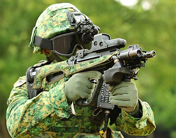 军事丨新加坡sar-21突击步枪,一种适合亚洲人体质的新设计