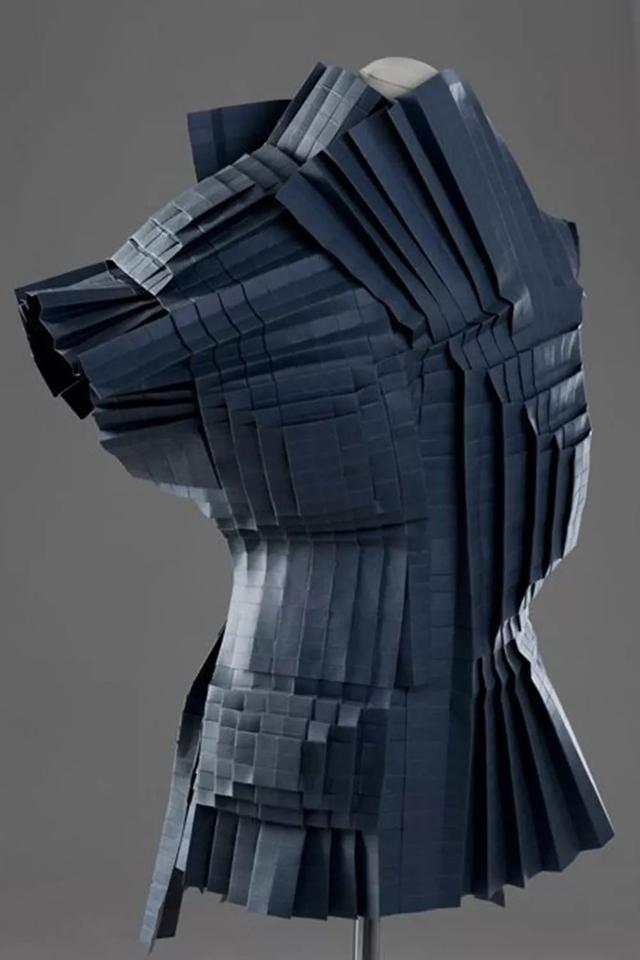 服装设计工艺手法——重复与堆砌