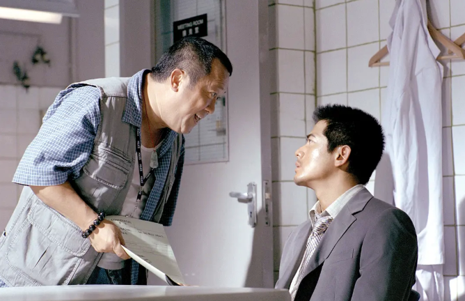 三岔口过分煽情的犯罪悬疑片香港男神齐聚的电影