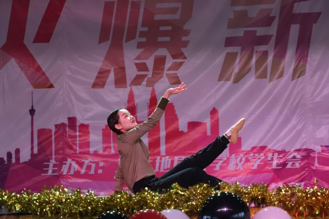 神采飞扬展自我,青春绚丽现风采