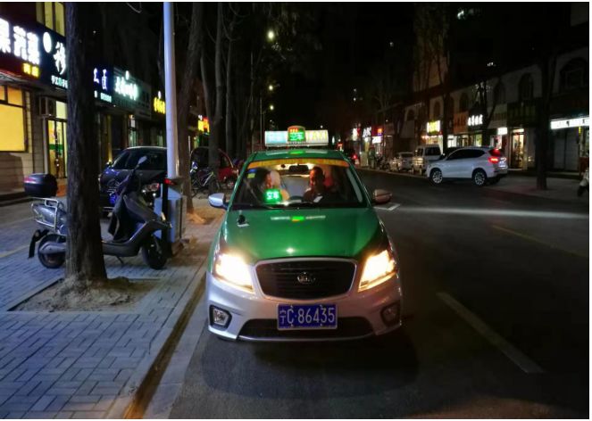 吴忠市运管局出动执法人员140人,查处出租车各类违章经营行为55起