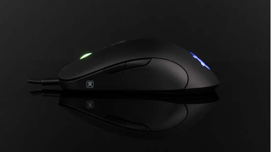 赛睿sensei ten上手体验:经典再现,性能升级_搜狐汽车_搜狐网