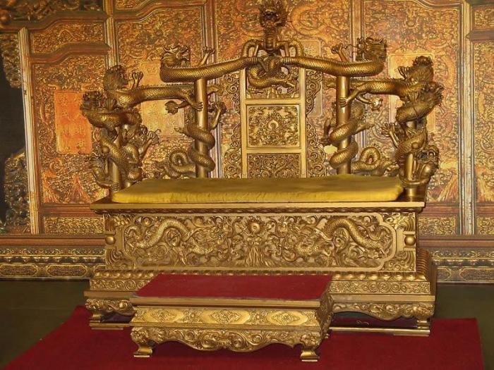 袁世凯称帝为何不敢坐紫禁城的龙椅原因也真是出奇