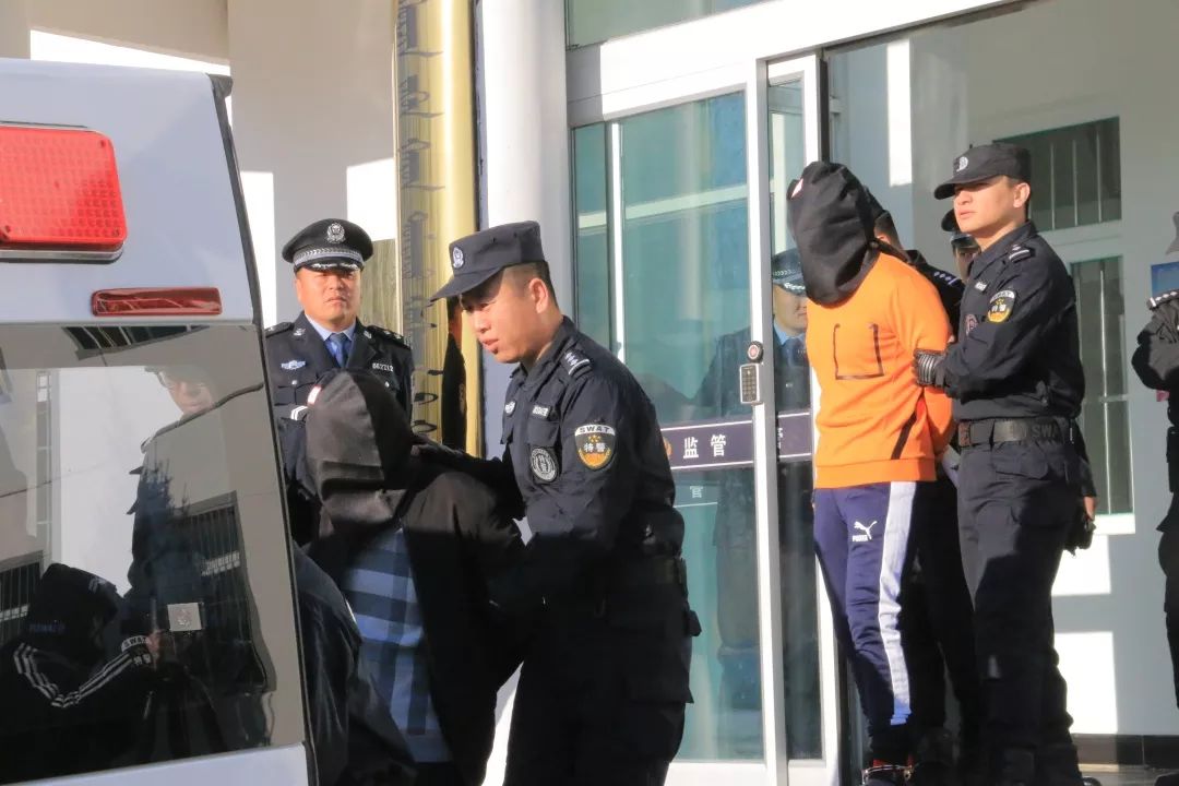 通辽这7人非法发放高利贷非法拘禁故意伤害等5项罪名被法院公开审理