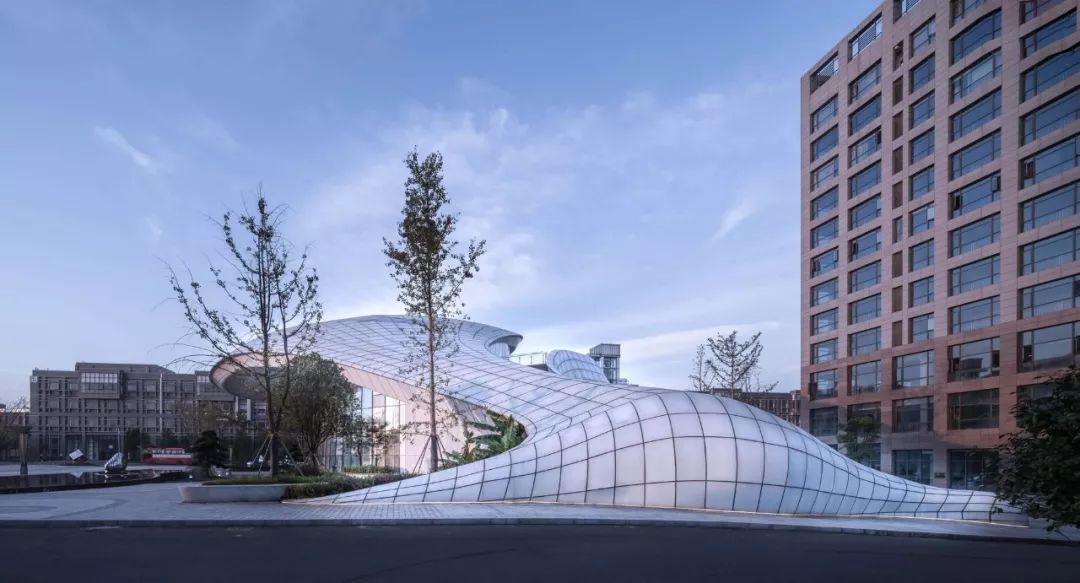 流线型设计外观简洁收敛长沙创新湖南会议中心