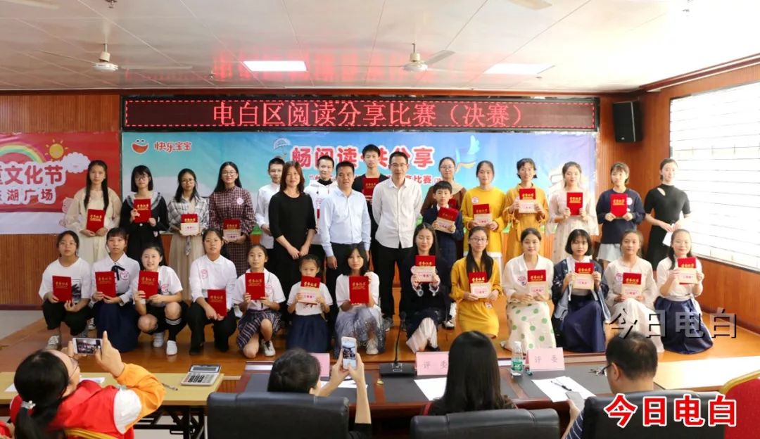 提高他们的口语表达能力,让他们在比赛中沐浴文化的恩泽,接受知识文化