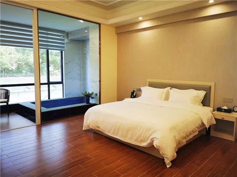 仅399元入住龙门全新温泉酒店!大路边位置,房间带泡池.