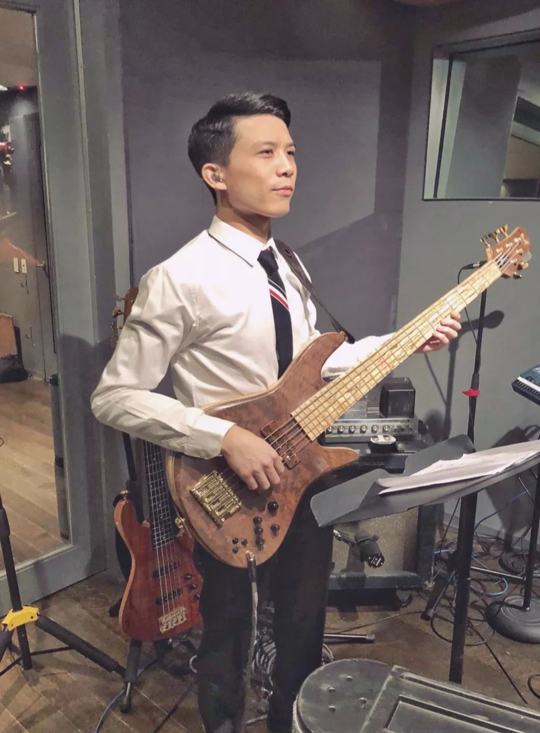 2019年8月演出 李琦"奇妙世界"上海个人演唱会鼓手2019年6月随李琦受