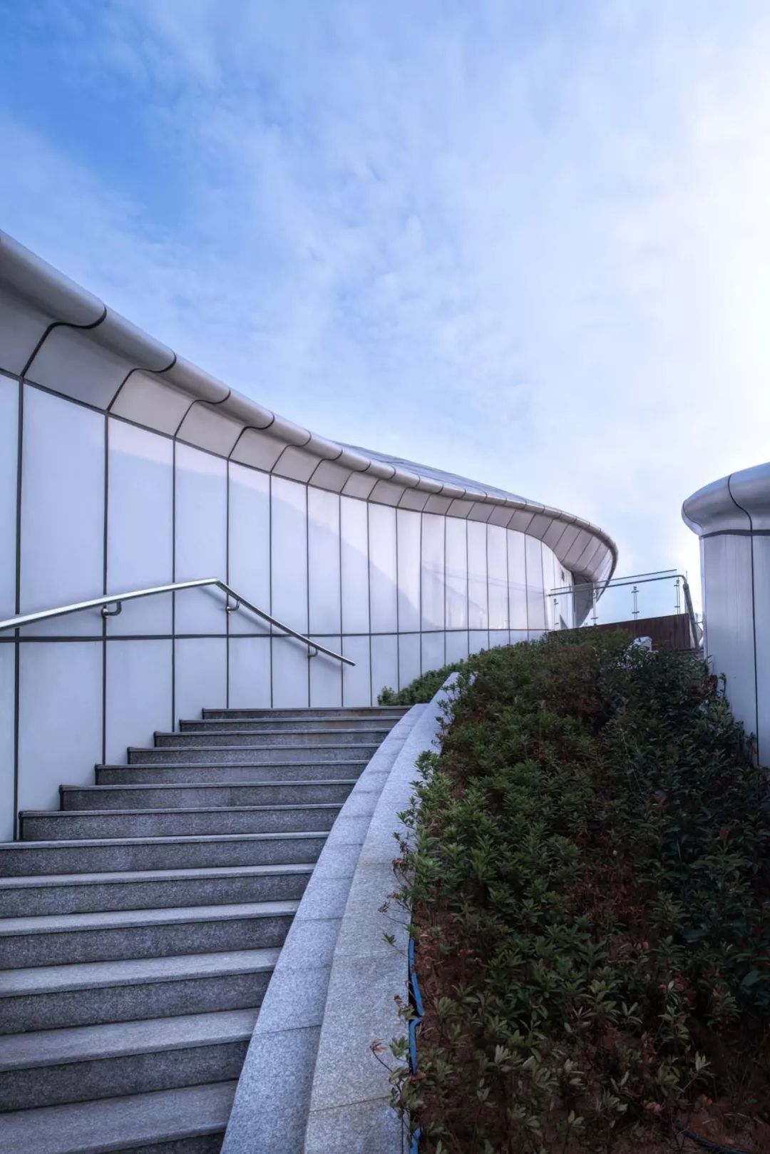 流线型设计外观简洁收敛长沙创新湖南会议中心