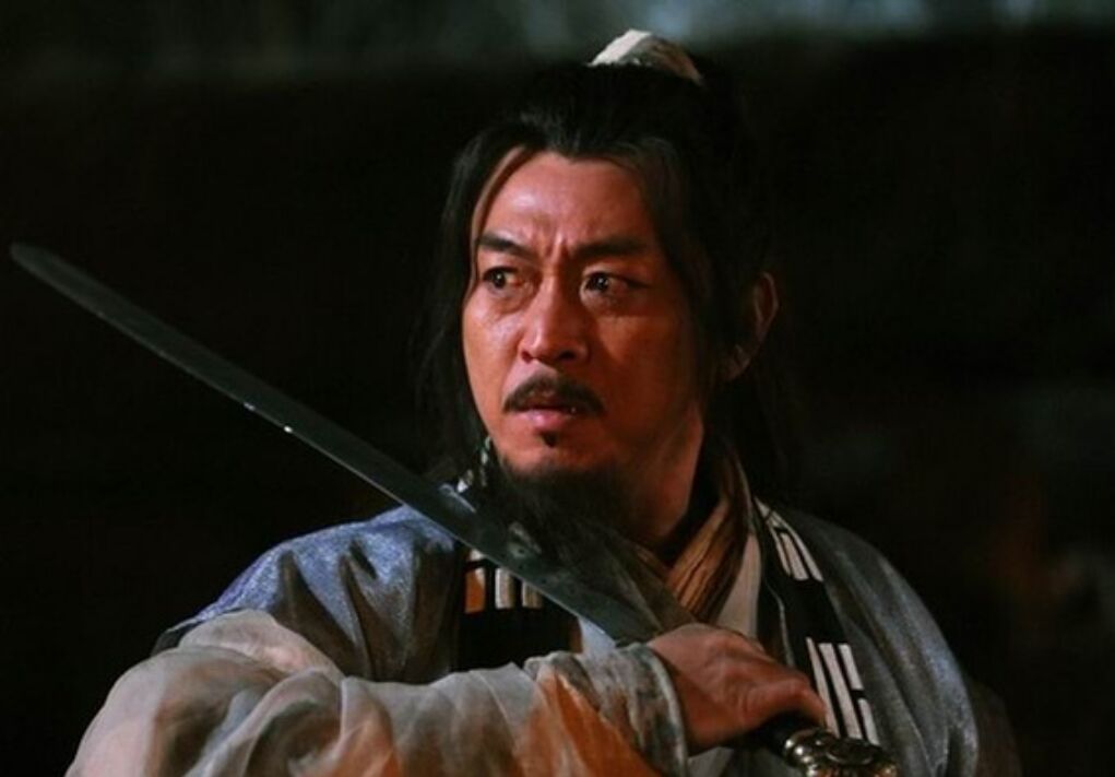 李助原来是个冒牌法师不过他的纯剑术的确高超