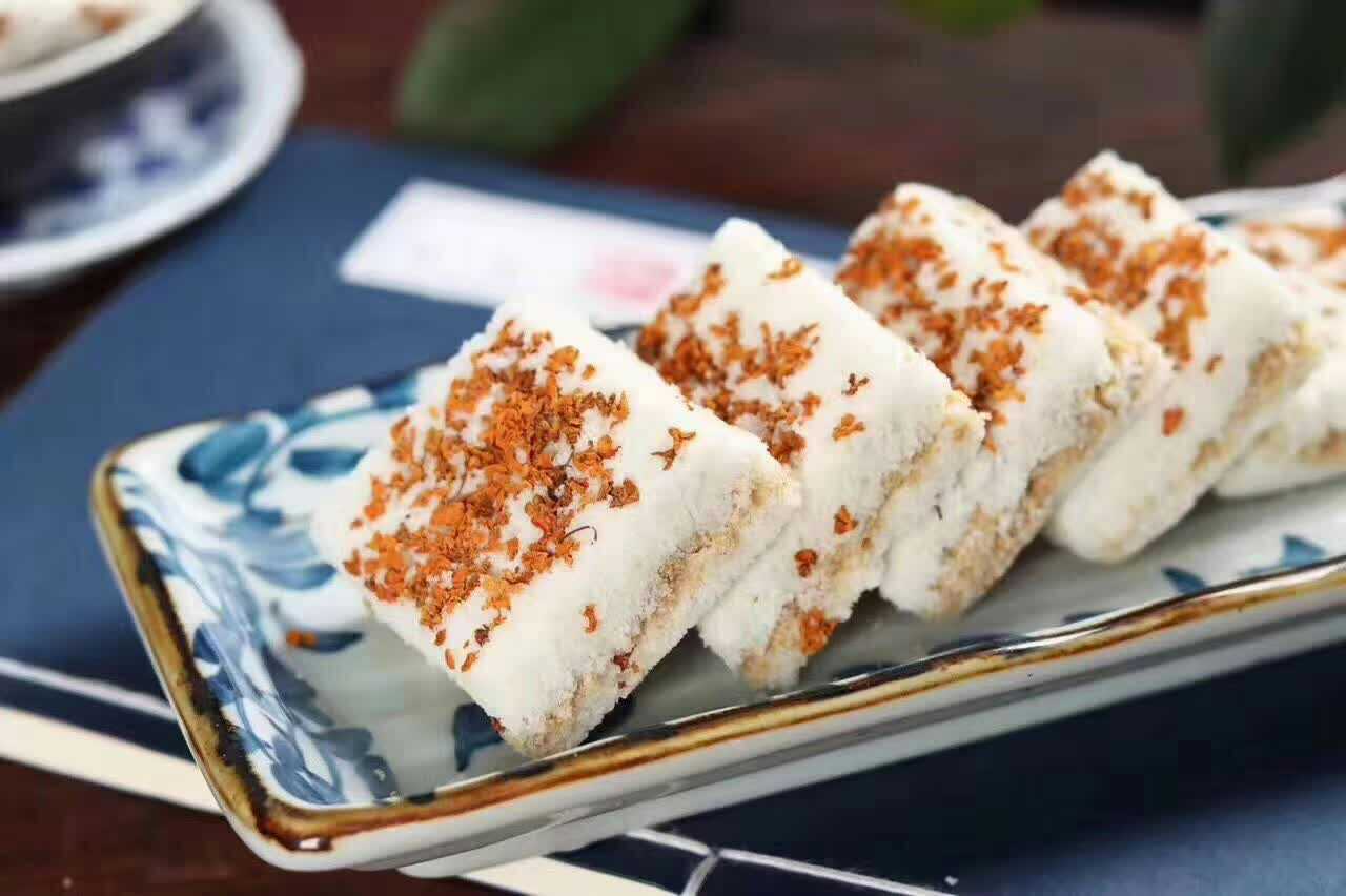 在这个季节,杭州有一道名菜应运而生,就是蟹酿橙.