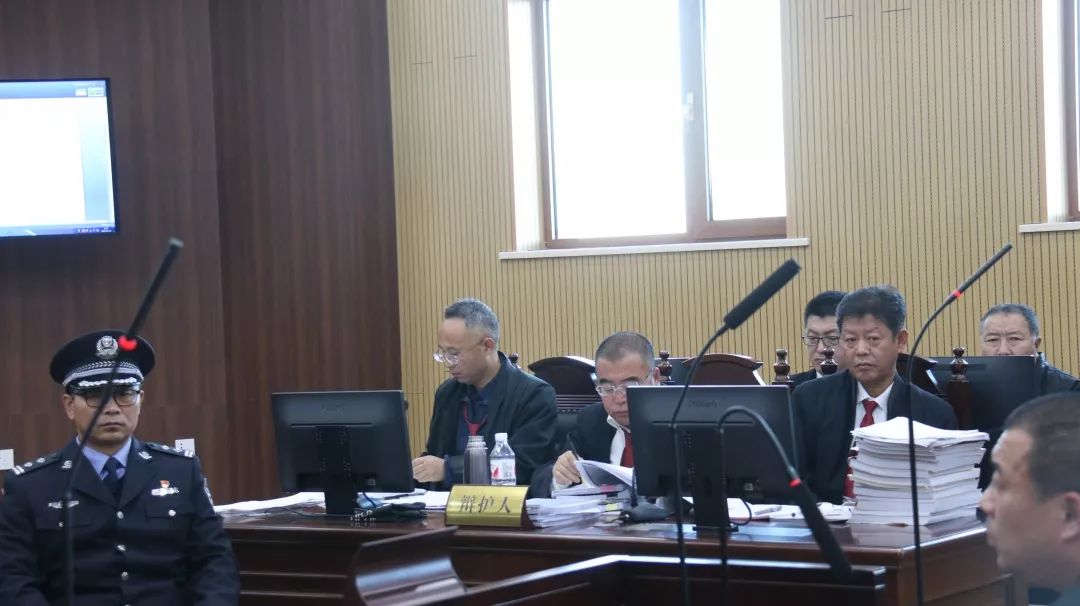 通辽这7人非法发放高利贷非法拘禁故意伤害等5项罪名被法院公开审理