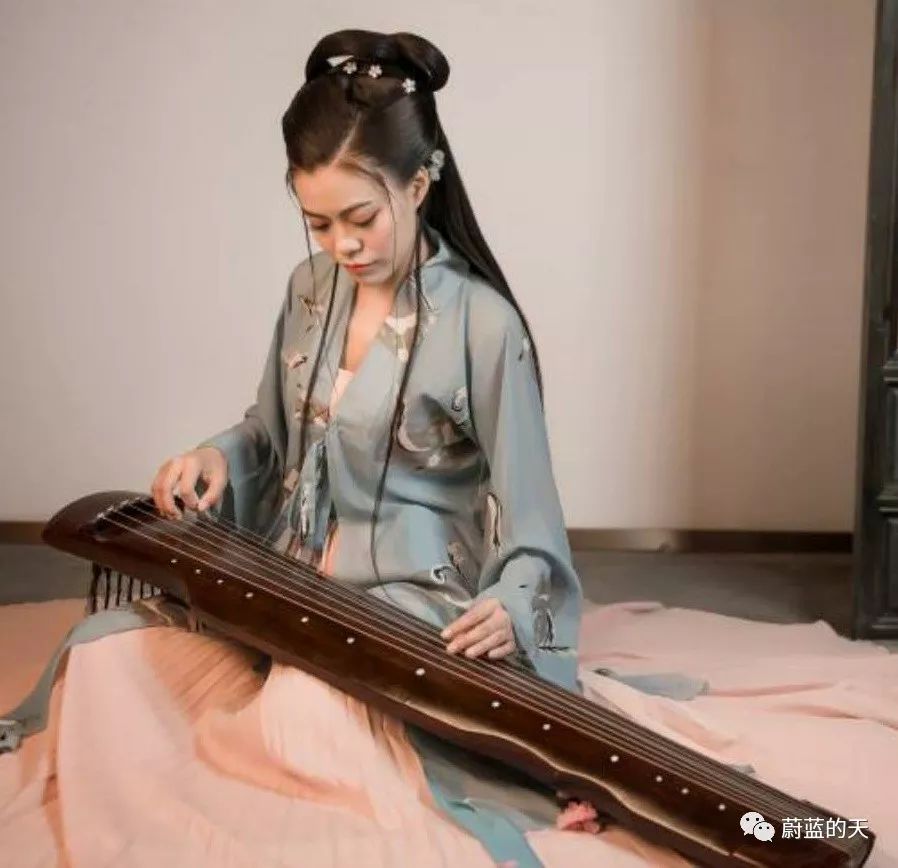 杨武：人物（32）美女古琴师王月琴_中国