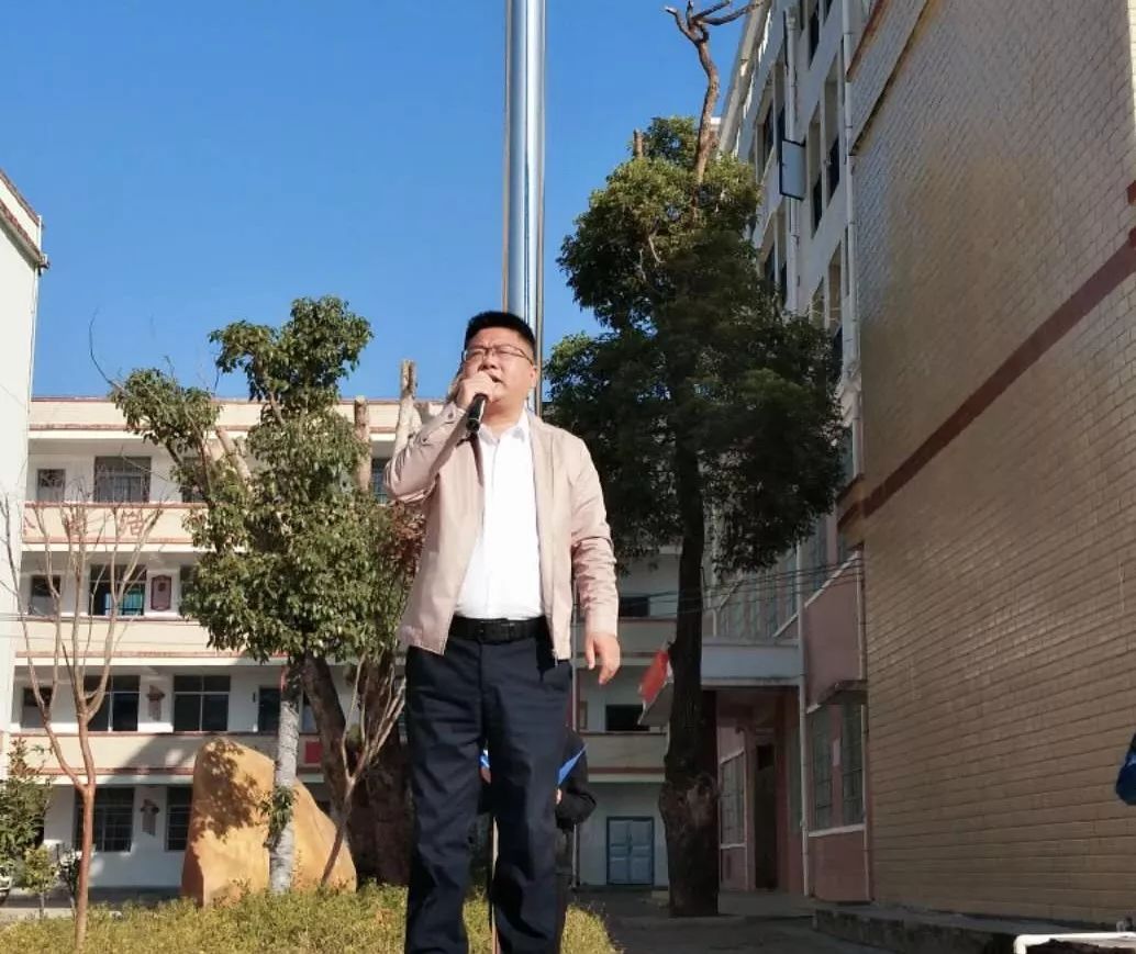 运动会渡头初中奋勇争先做更强的自己