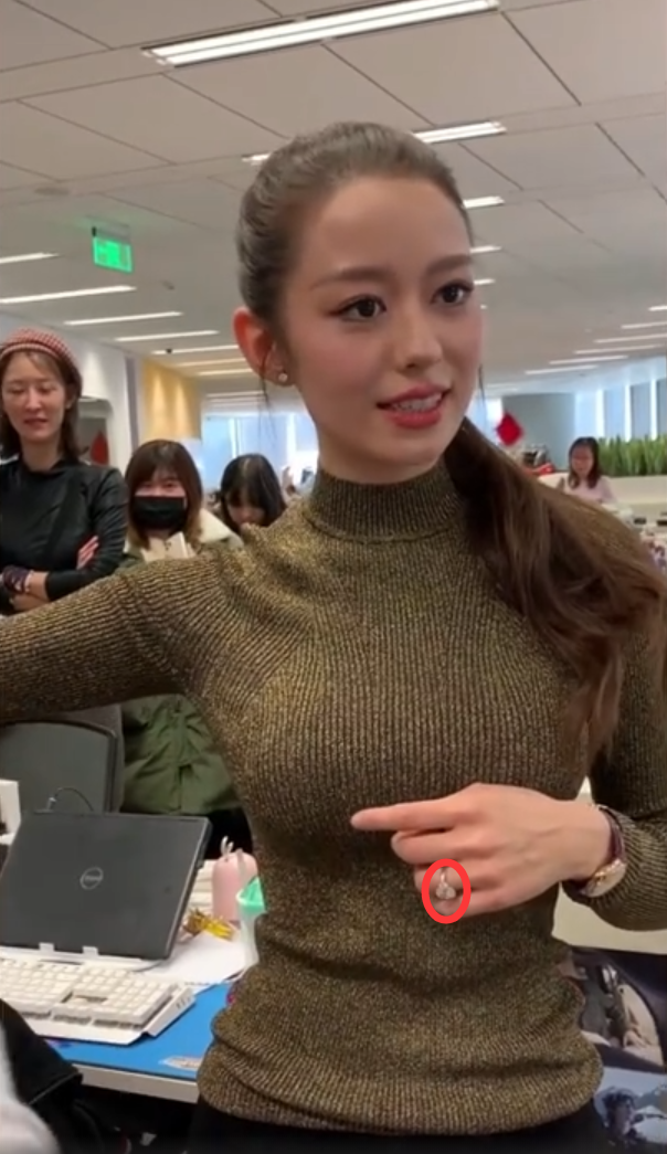 原创吉娜爱丽丝身材有多好双手叉腰被赞像芭比娃娃郎朗的眼光真毒