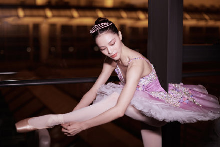 盘点娱乐明星们的芭蕾舞美照!