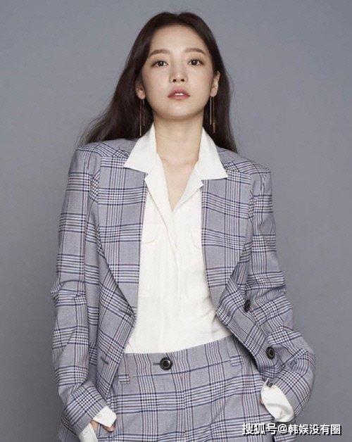 原创钟铉雪莉具荷拉韩国造星系统下爱豆们背后的辛酸泪