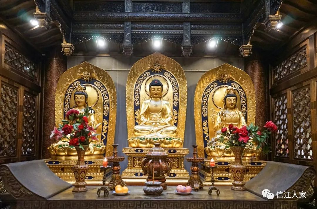 铜屋供奉的铜菩萨《雷峰塔》铜建筑模型2002年10月,重建后的雷峰塔身