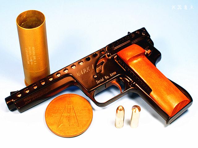 军事丨美国火箭式手枪一发弹药就超过100美元往往是有价没货