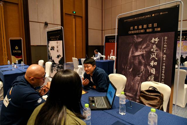 时至如今,刘赫的作品包括导演的短片《麦芽糖的滋味》,担任副导演的