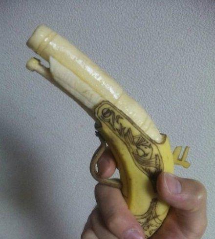 给儿子做的香蕉手枪,你们感觉怎么样?