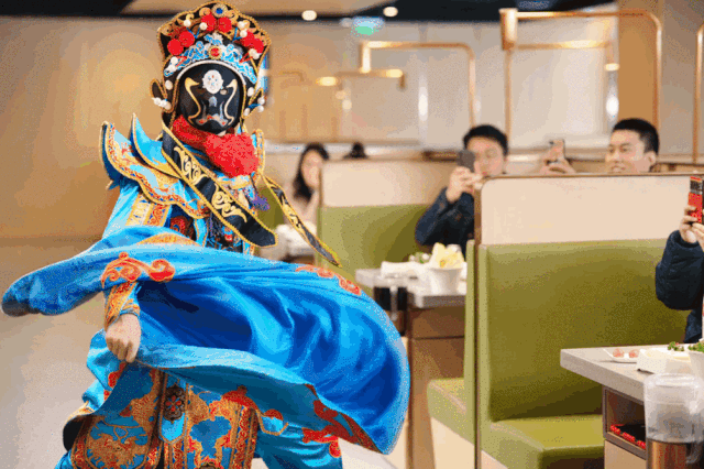 海底捞boxhill店高薪招聘啦墨尔本第二家年薪高到local都来应聘了