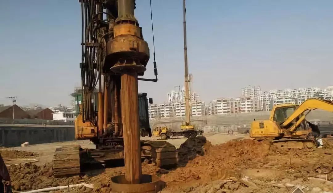 跳桩位法旋挖支护排桩!