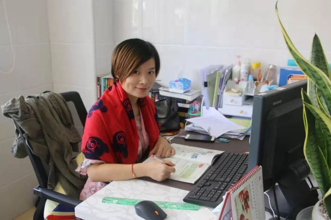 虎外初中部雷雨雪老师在东莞市班主任专业能力大赛中荣获一等奖