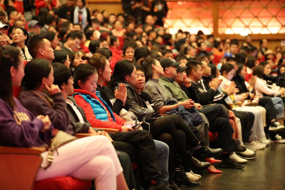 精英剧场原创表情面具舞台剧昨天受邀参加2019首届中国西昌大凉山国际
