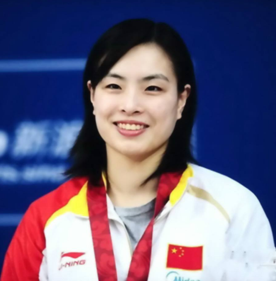 涌现出了一代又一代"跳水女皇",譬如伏明霞,吴敏霞,郭晶晶,何姿和陈若