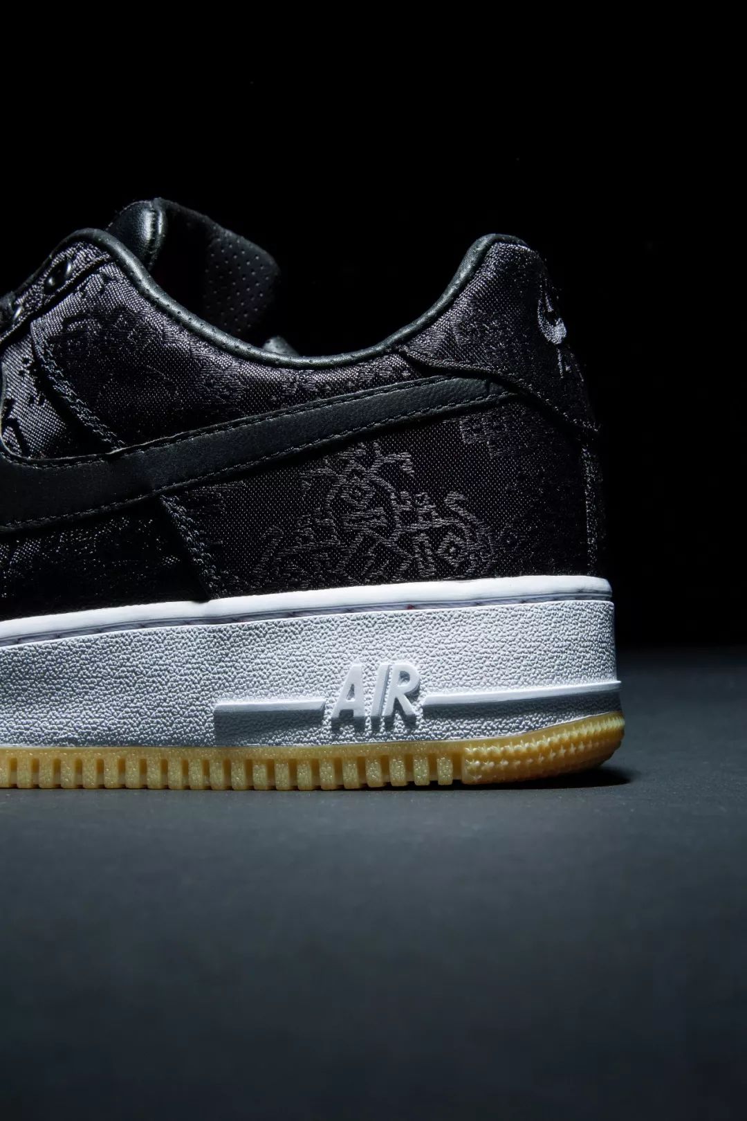 clot x fragment design x nike black silk air force 1即將推出!