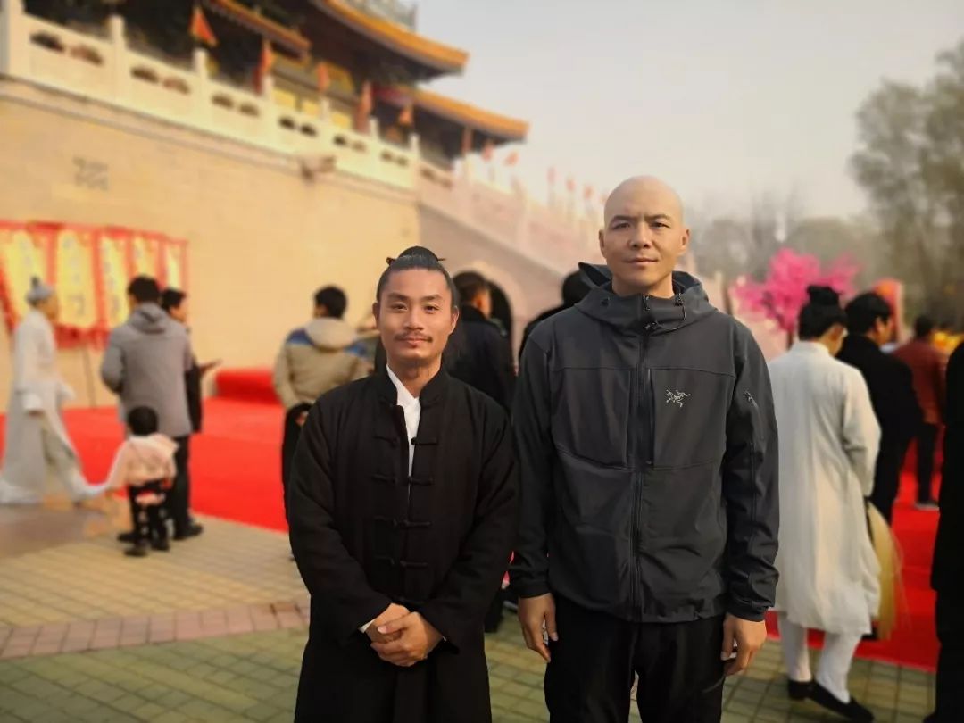 王战军携弟子参加首届竹叶青传武名家武术交流活动