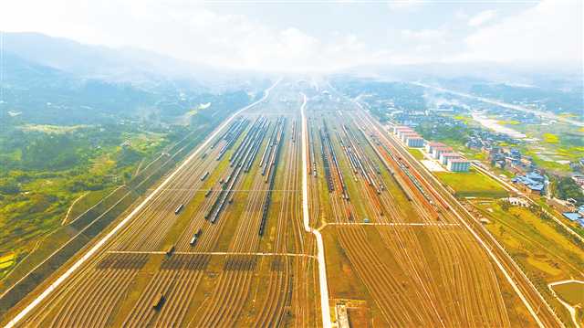 沙坪坝兴隆场编组列车突破20万列