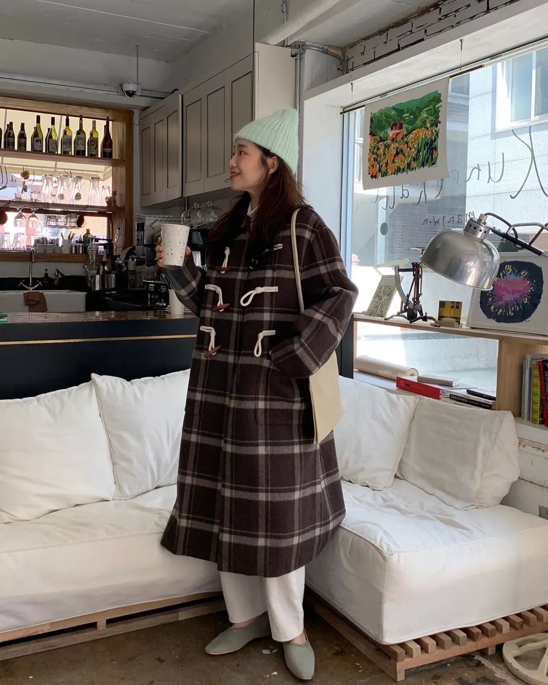 但很多小可爱在后台表示,穿上厚外套就没法美