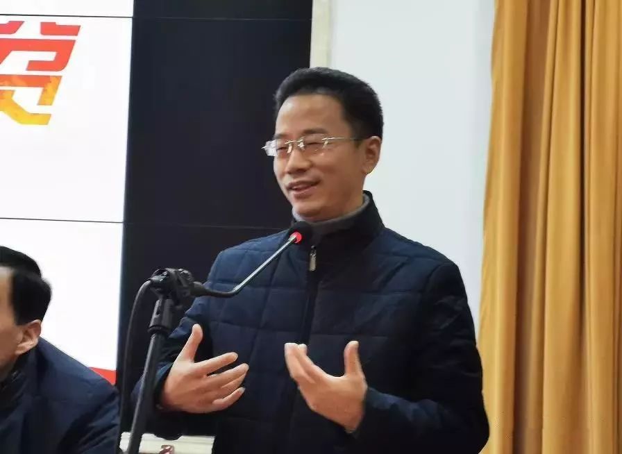 北京软实力教育研究院李维教授勉励学生好好学习