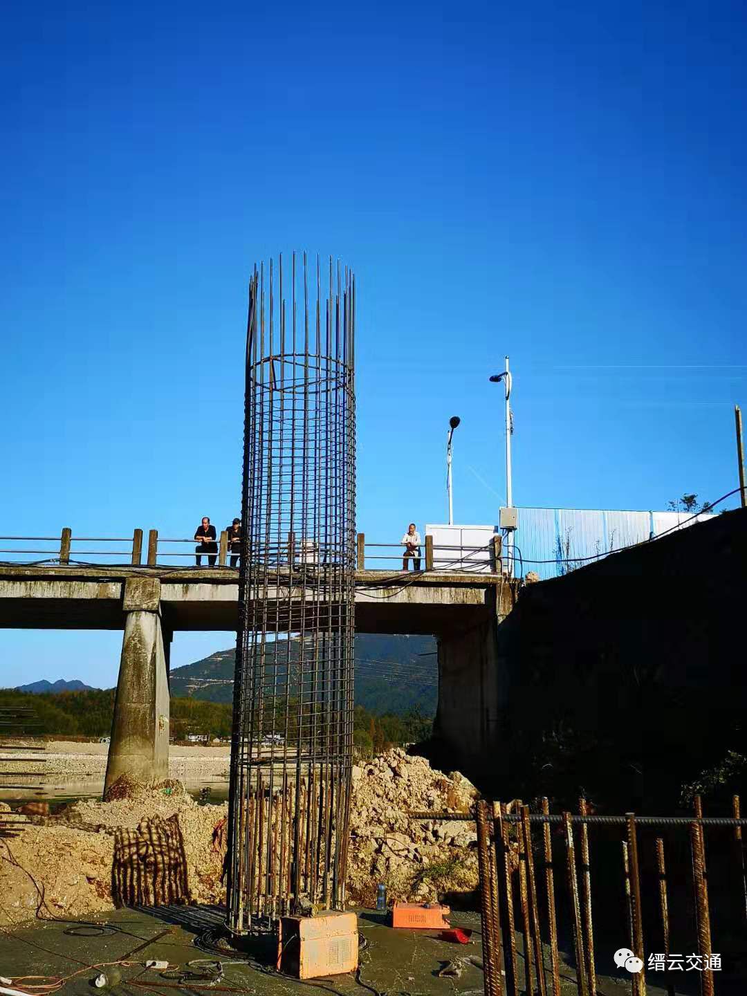 郑坑口桥梁钢筋笼安装k5 605盖板涵墙身浇筑混凝土1-end