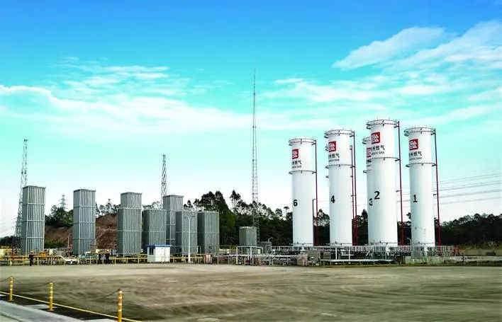 近日,惠州日报以《20年栉风沐雨强"气场"书华章——惠州市城市燃气