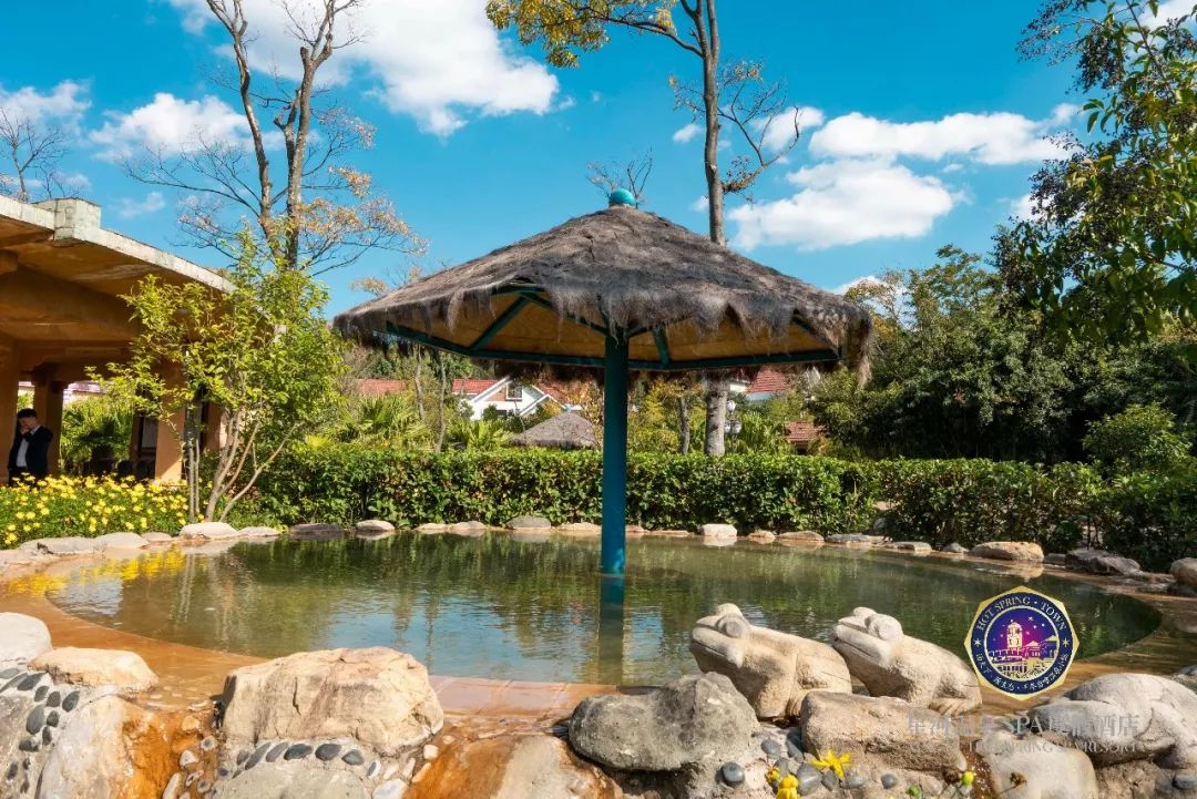 昆明出发15h泡千年温泉吃宰牛饭周末出游攻略