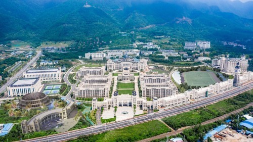 (劉軍報道) 廣東工商職業技術大學地處粵港澳大灣區肇慶市區國家著名