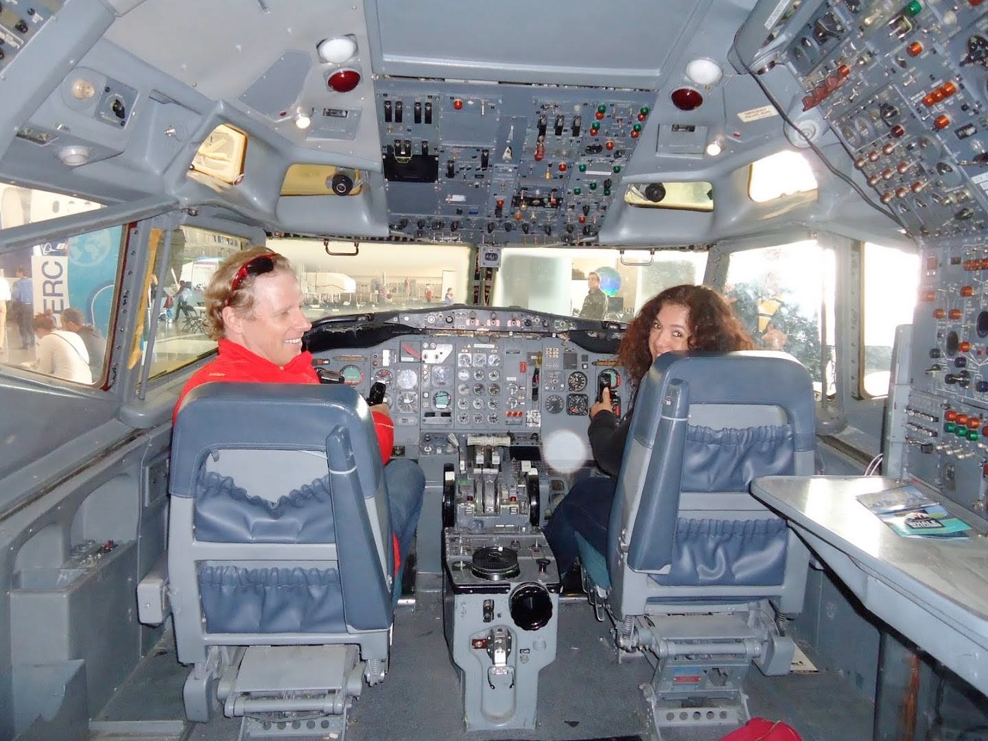 运10的驾驶舱这是运10驾驶舱的高清画面,总体看来,有点出人意料的先进