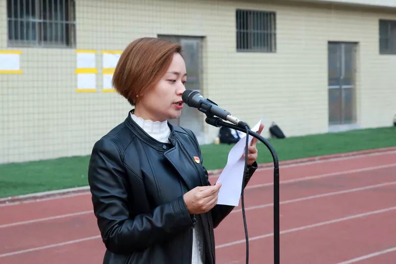 点燃奋斗激情书写青春辉煌高2020届举行全市一统考试表彰大会