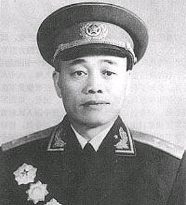 冼恒汉,1911年出生,广西田阳县人,1929年冬参加中国工农红军,后任湘赣
