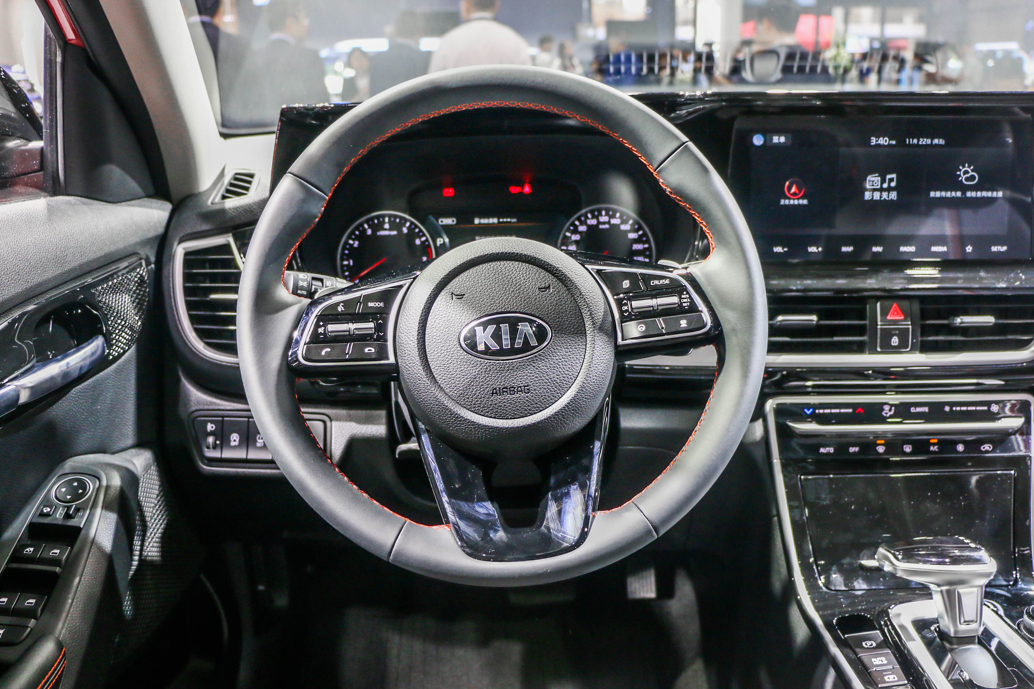 2019广州车展丨韩系高颜值新作 起亚全新kx3傲跑图解