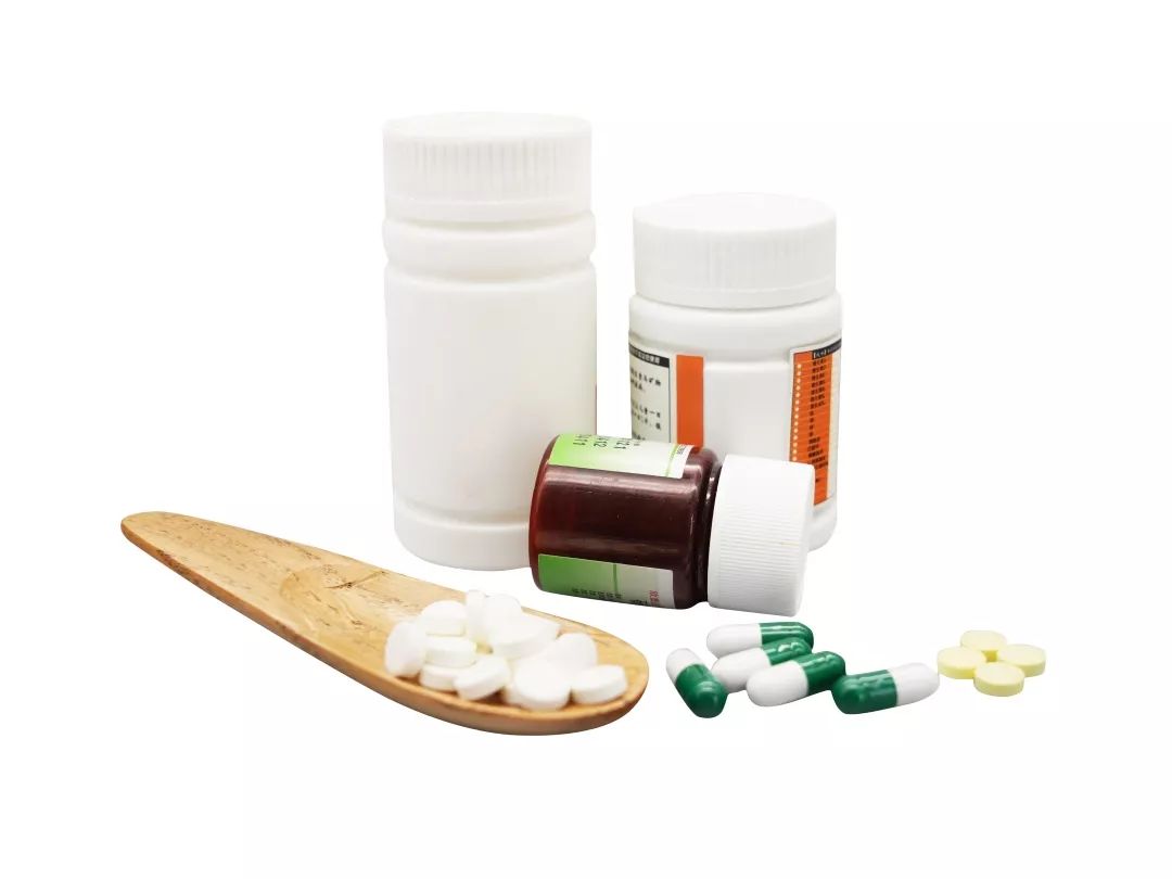 的药物(如感冒止咳糖浆,藿香正气水,复方樟脑酊,颠茄酊,地高辛酏剂)