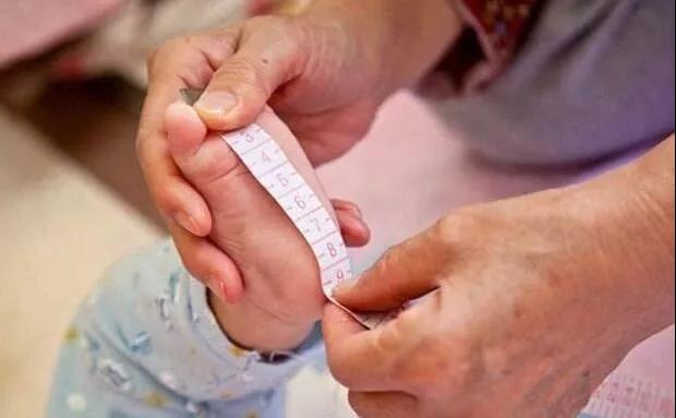 宝宝长个先长脚?很多人不知道,孩子脚长和身高存在这样的比例!_遗传