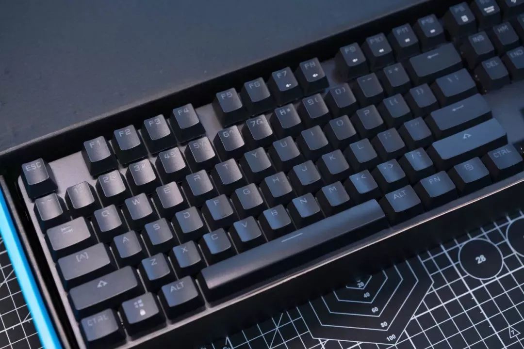 小鸡键盘gamesirgk300机械键盘